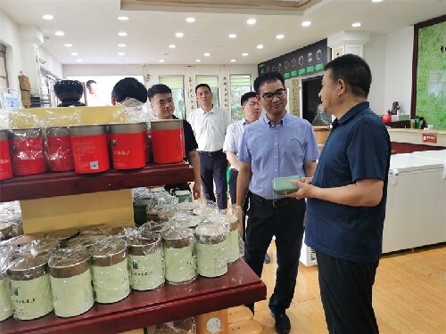 2023年7月13日，中國郵政集團公司河南省分公司夏總一行蒞臨廣義茶印象園參觀指導，給予我司發展高度評價